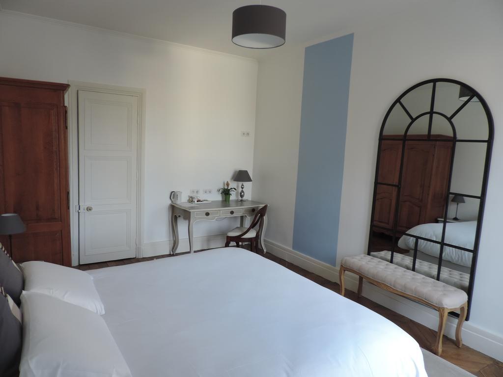 Cedre Et Charme Bed & Breakfast Saint-Branchs Room photo
